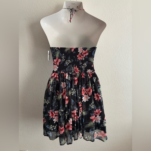 🆕Hollister Black Floral Halter Dress SX🆕 - Picture 3 of 13